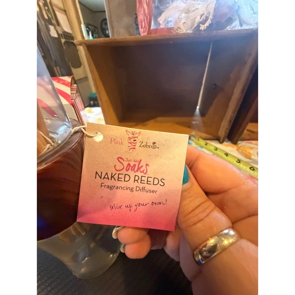 Pink Zebra Just Add Soaks Naked Reeds Fragrancing Diffuser Glass Wood Decor